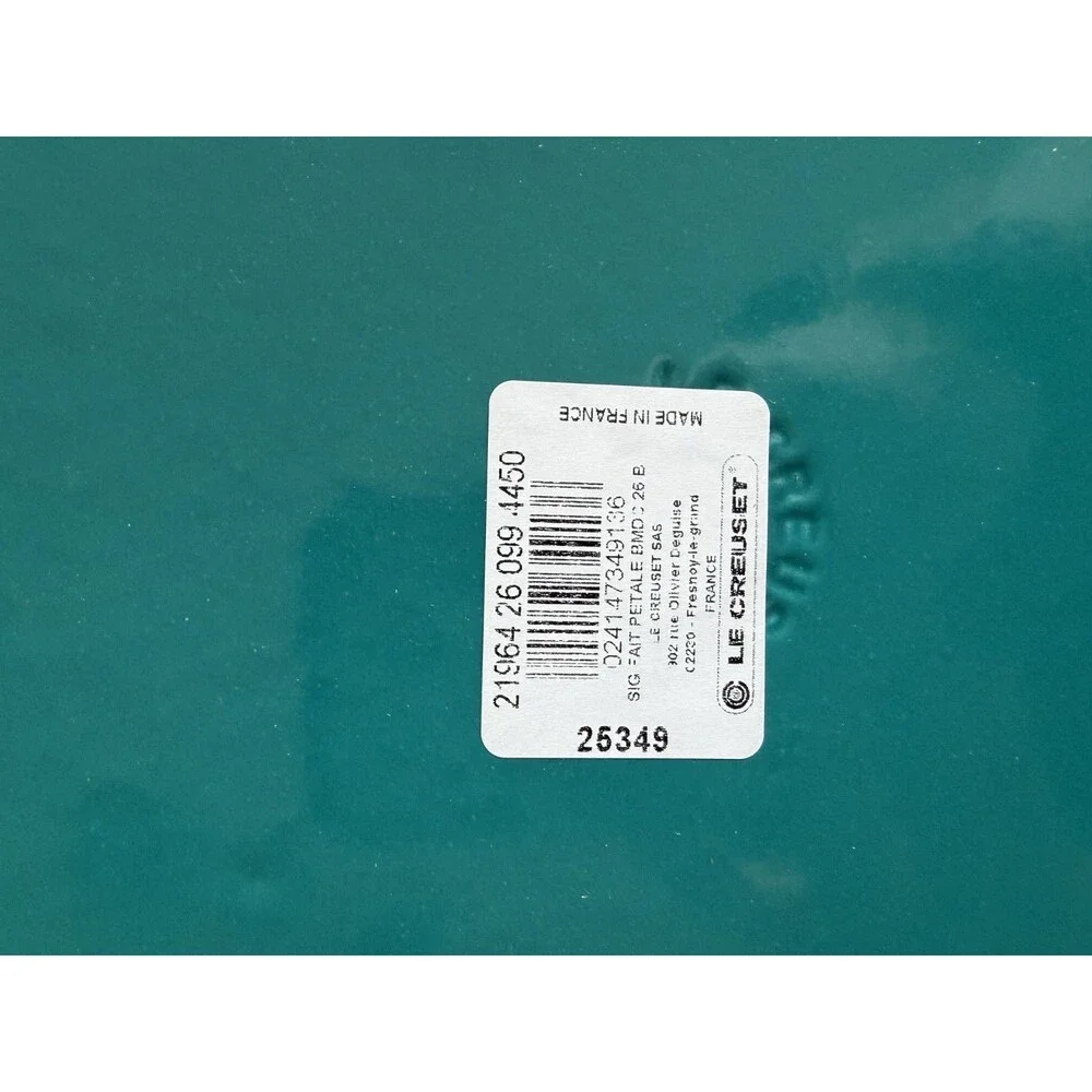 Le Creuset Signature Cast Iron Petal Shallow Casserole 2.25qt Riviera Blue NEW